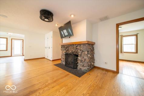 7929 White River Drive Indianapolis IN 46240