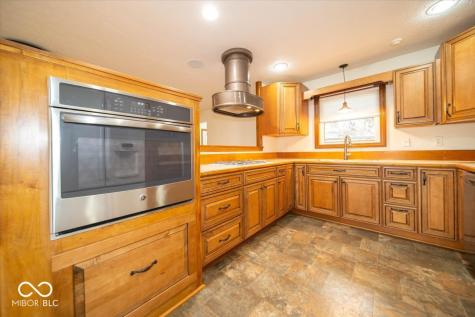 7929 White River Drive Indianapolis IN 46240