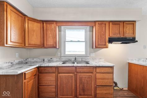 652 N Dellasburg Road Columbus IN 47203