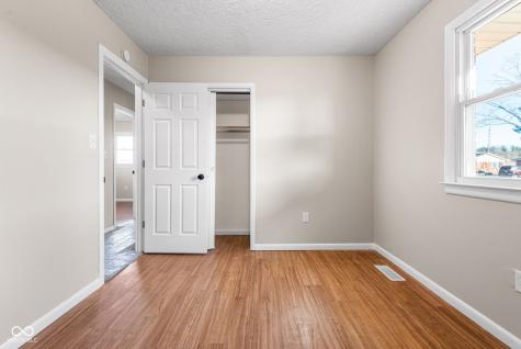 652 N Dellasburg Road Columbus IN 47203