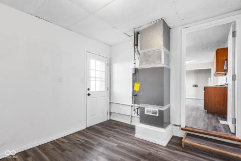 652 N Dellasburg Road Columbus IN 47203