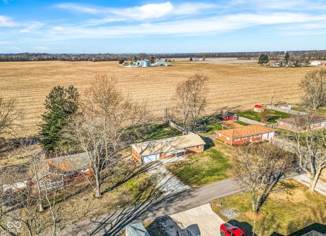 652 N Dellasburg Road Columbus IN 47203