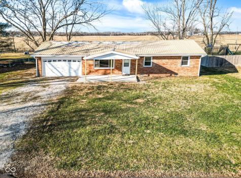 652 N Dellasburg Road Columbus IN 47203