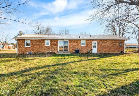 652 N Dellasburg Road Columbus IN 47203