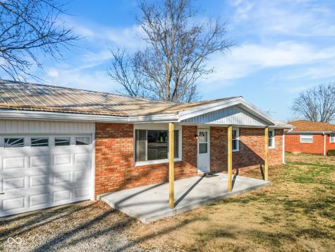 652 N Dellasburg Road Columbus IN 47203