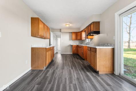 652 N Dellasburg Road Columbus IN 47203