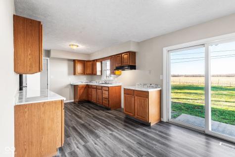 652 N Dellasburg Road Columbus IN 47203