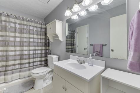 7556 Gunyon Court Indianapolis IN 46237
