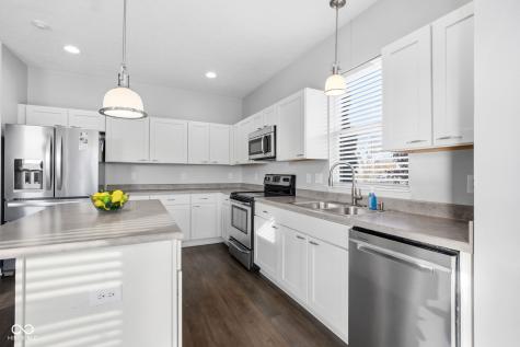 8287 Falkirk Drive Avon IN 46123