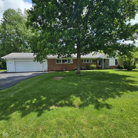 302 East Drive Connersville IN 47331