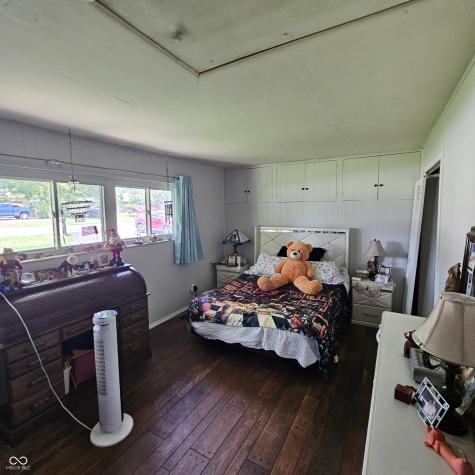 302 East Drive Connersville IN 47331