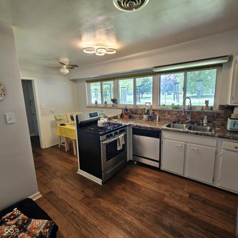 302 East Drive Connersville IN 47331