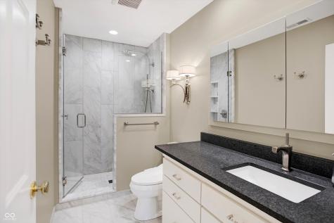 8040 Lynch Lane Indianapolis IN 46250