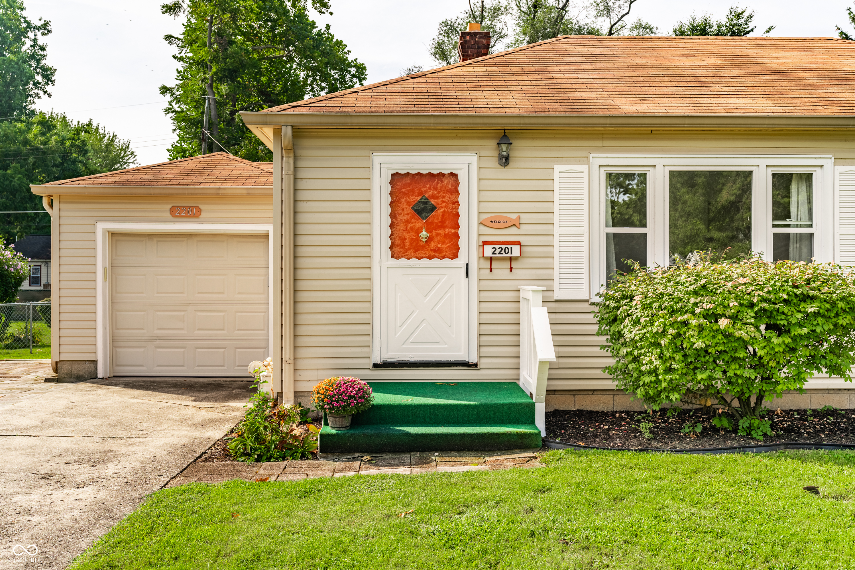 2201 E 65th Street Indianapolis IN 46220