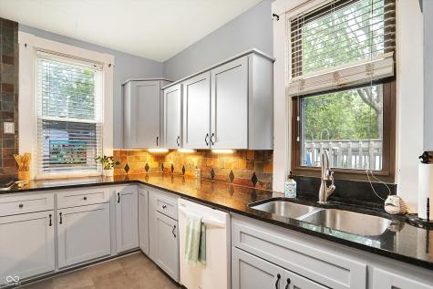 1542 Woodlawn Avenue Indianapolis IN 46203