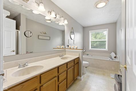 190 Springwood Drive Avon IN 46123