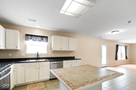 8641 Baypointe Drive Avon IN 46123