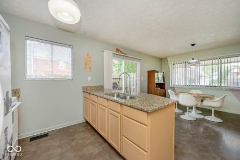828 Cottage Avenue Indianapolis IN 46203