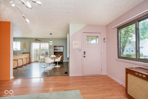 828 Cottage Avenue Indianapolis IN 46203