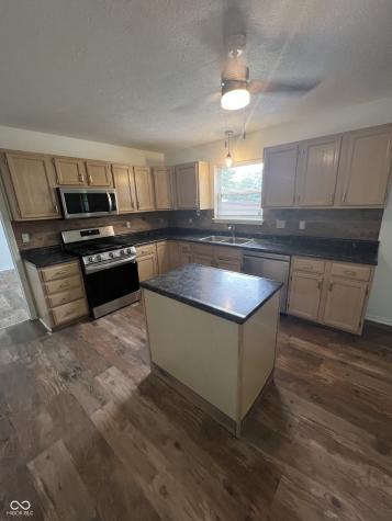12564 Geist Cove Drive Indianapolis IN 46236