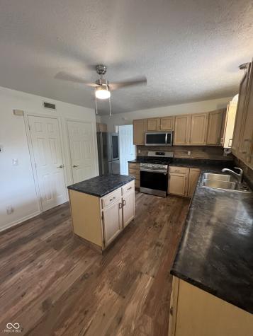 12564 Geist Cove Drive Indianapolis IN 46236