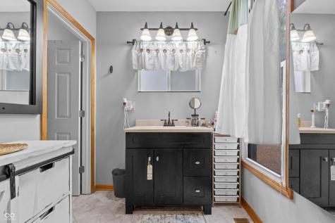 990 Wilson Way Franklin IN 46131