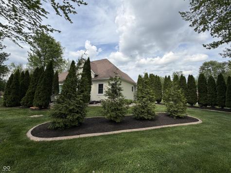 355 Woodside Court Batesville IN 47006