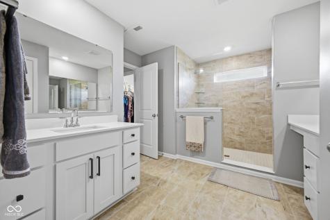 5660 Coulter Way Greenwood IN 46143