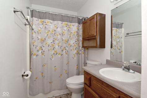 6624 Colleens Way Indianapolis IN 46221