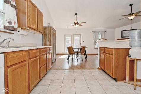 6624 Colleens Way Indianapolis IN 46221