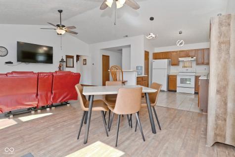 6624 Colleens Way Indianapolis IN 46221