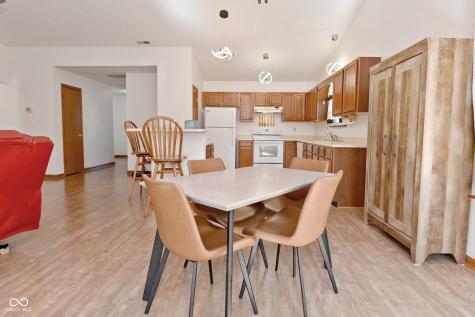 6624 Colleens Way Indianapolis IN 46221