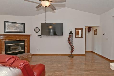 6624 Colleens Way Indianapolis IN 46221
