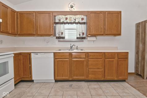 6624 Colleens Way Indianapolis IN 46221