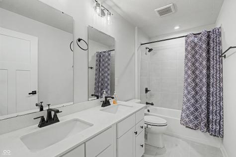 16789 Ayshire Drive Fishers IN 46037