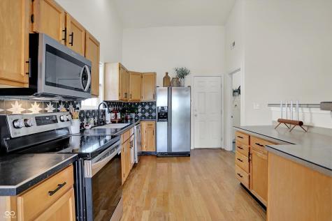 1906 Spring Beauty Drive Avon IN 46123