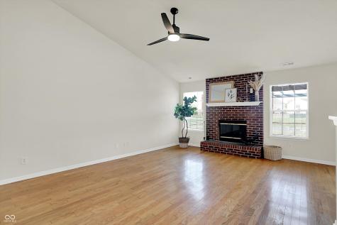 1906 Spring Beauty Drive Avon IN 46123