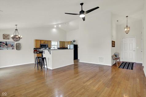 1906 Spring Beauty Drive Avon IN 46123