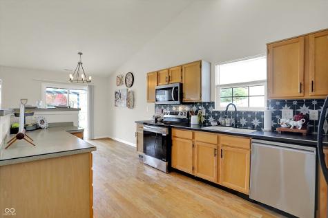 1906 Spring Beauty Drive Avon IN 46123