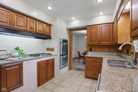 4614 Thornleigh Drive Indianapolis IN 46226