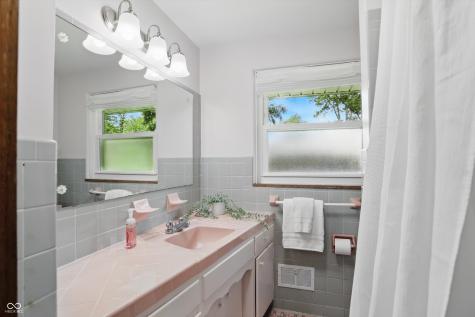 4614 Thornleigh Drive Indianapolis IN 46226