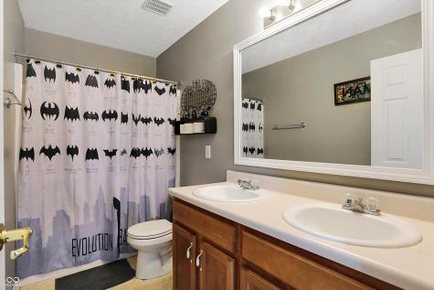 7427 Glenwick Boulevard Indianapolis IN 46217
