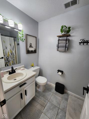 6136 Sandcherry Drive Indianapolis IN 46236