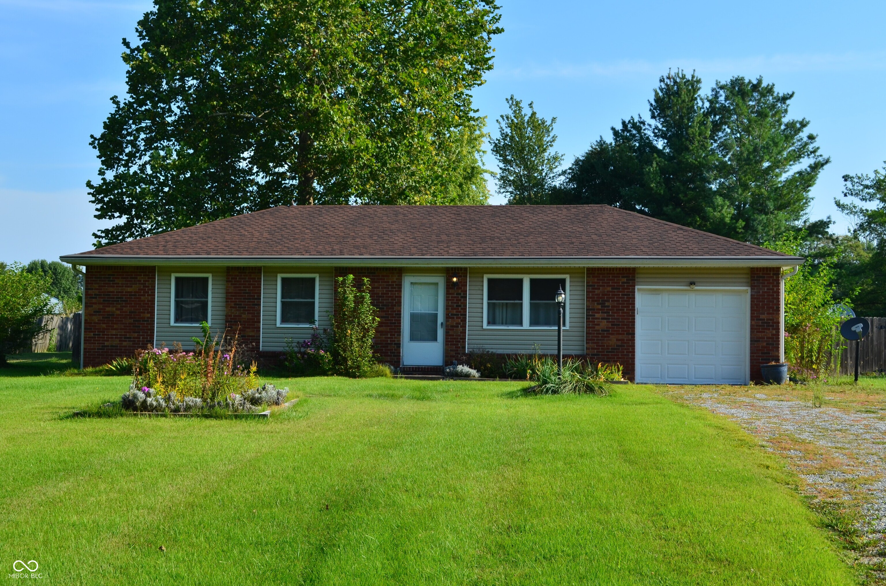 1291 E Longwood Shelbyville IN 46176