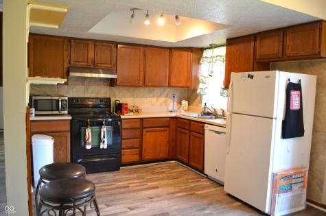 1291 E Longwood Shelbyville IN 46176