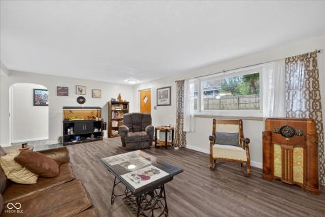 117 S Walnut Street Ellettsville IN 47429