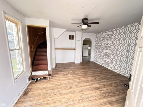 207 W Union Street Waynetown IN 47990