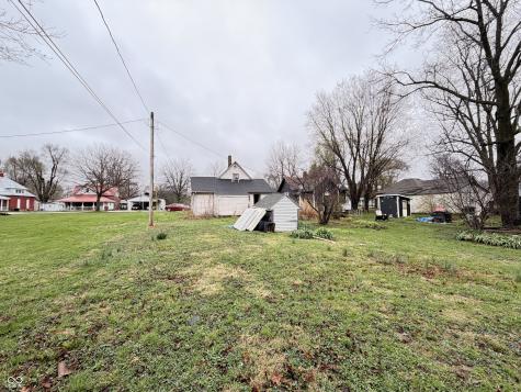 207 W Union Street Waynetown IN 47990