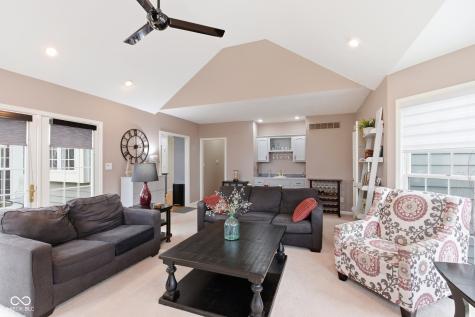 12629 Old Stone Drive Indianapolis IN 46236