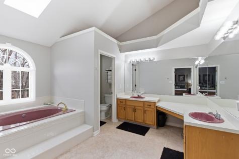 12629 Old Stone Drive Indianapolis IN 46236